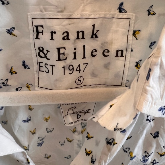 Frank & Eileen Barry butterfly button up - Picture 3 of 3